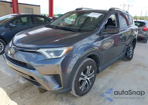 2017 Toyota Rav4 Le z USA, uszkodzony, nr VIN JTMZFREV5HD093875